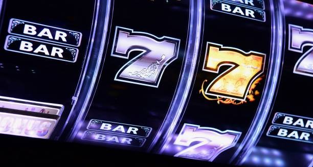 Macau Pools live draw numbers display on dunia303 login mobile screen